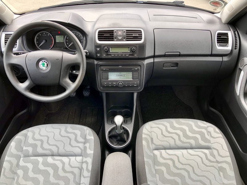 Skoda roomster салон
