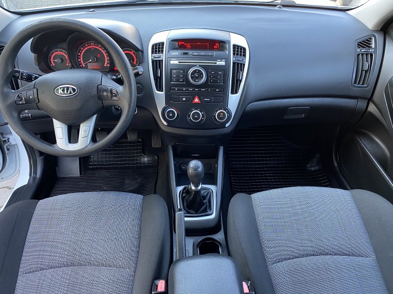 Kia ceed 2008 салон
